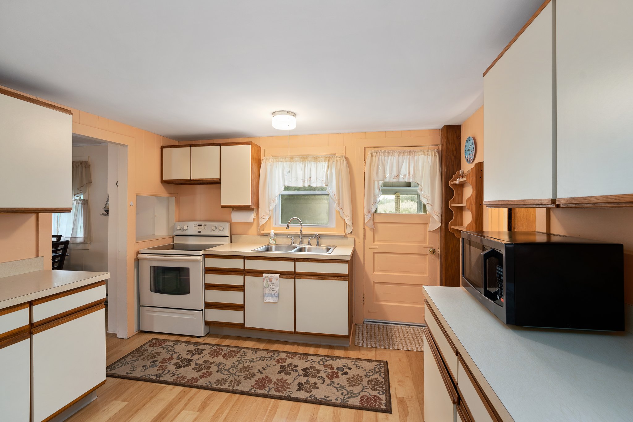 12 Elmwood Ave, Westerly, RI 02891, USA Photo 21