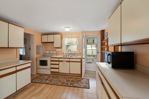 12 Elmwood Ave, Westerly, RI 02891, USA Photo 21