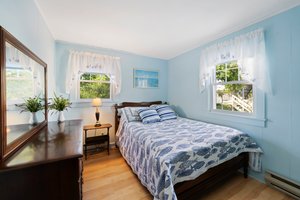 12 Elmwood Ave, Westerly, RI 02891, USA Photo 17
