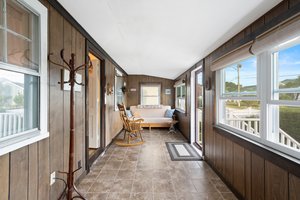 12 Elmwood Ave, Westerly, RI 02891, USA Photo 9