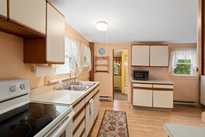 12 Elmwood Ave, Westerly, RI 02891, USA Photo 19