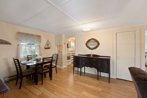 12 Elmwood Ave, Westerly, RI 02891, USA Photo 15