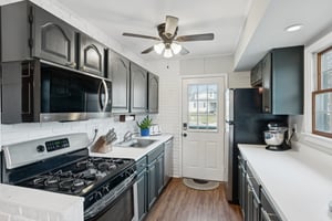 Gail Ct-S1112-023.jpg