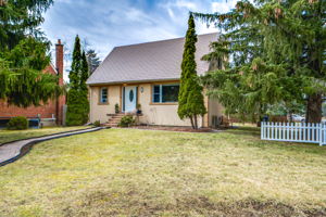 12 Glen Agar Dr, Toronto ON