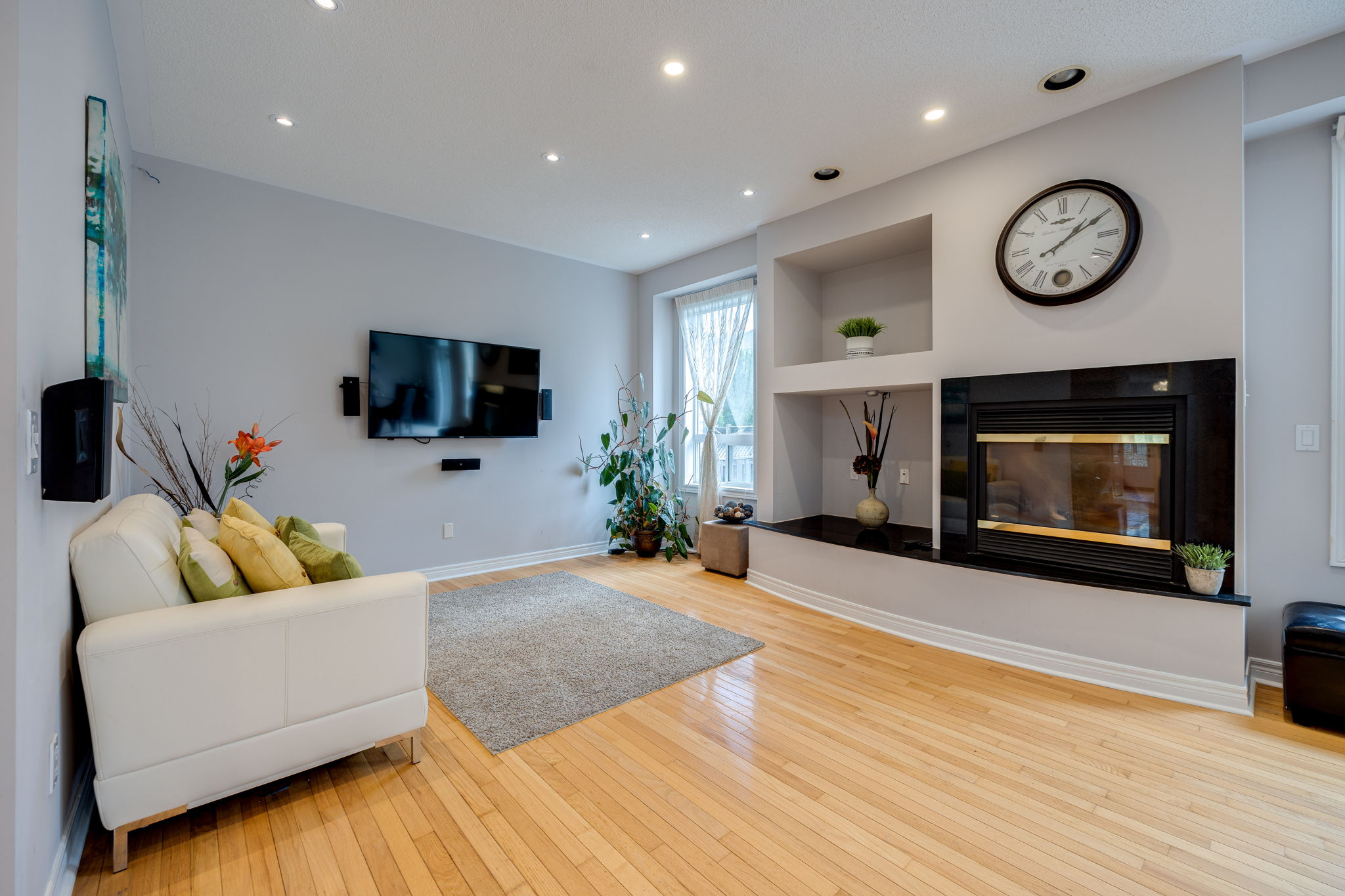 Richmond Hill property showcase — delivered property photograph 9