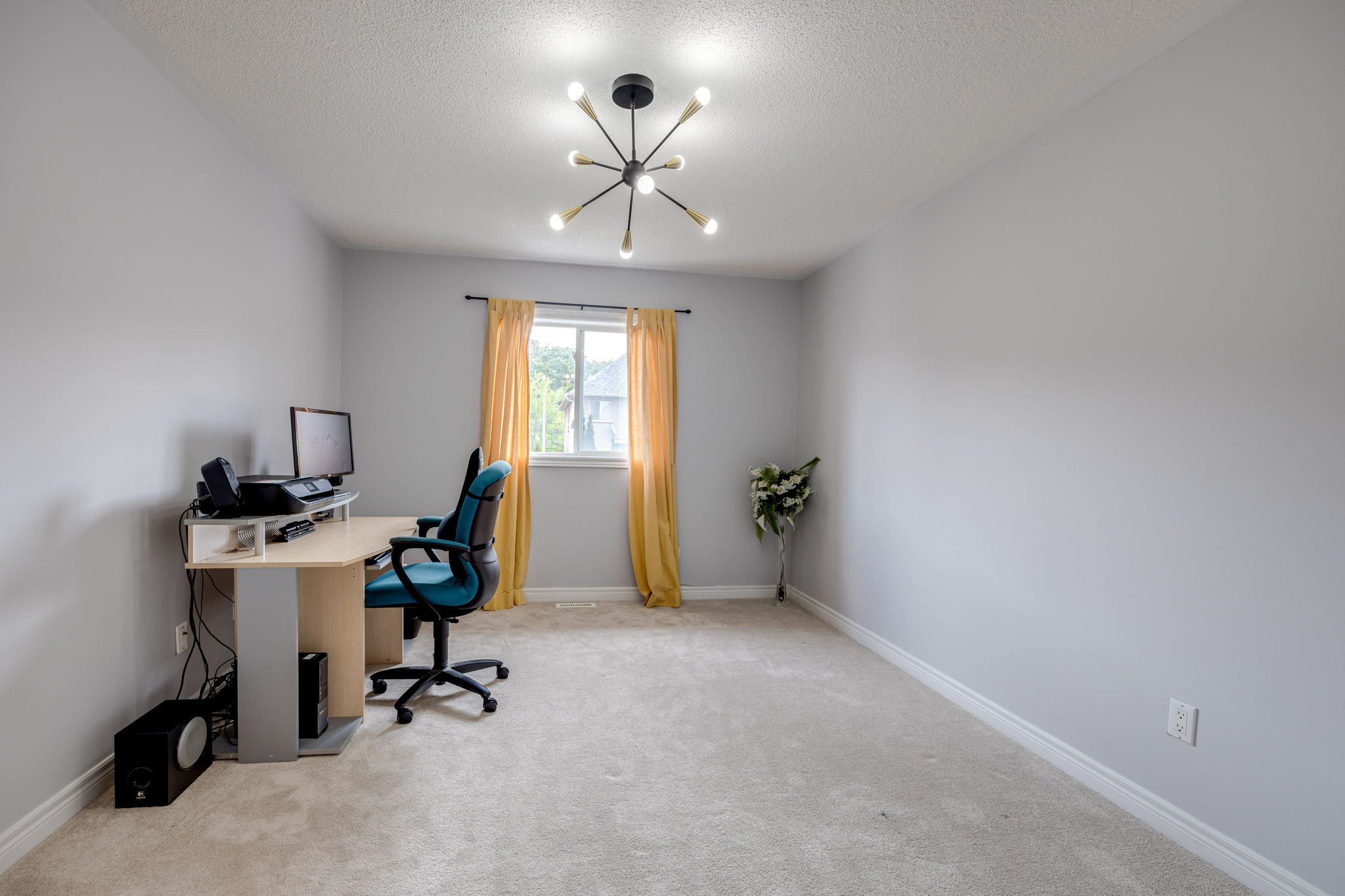 Richmond Hill property showcase — delivered property photograph 25