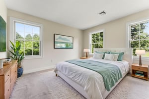 DSC05129 virtually staged.jpeg