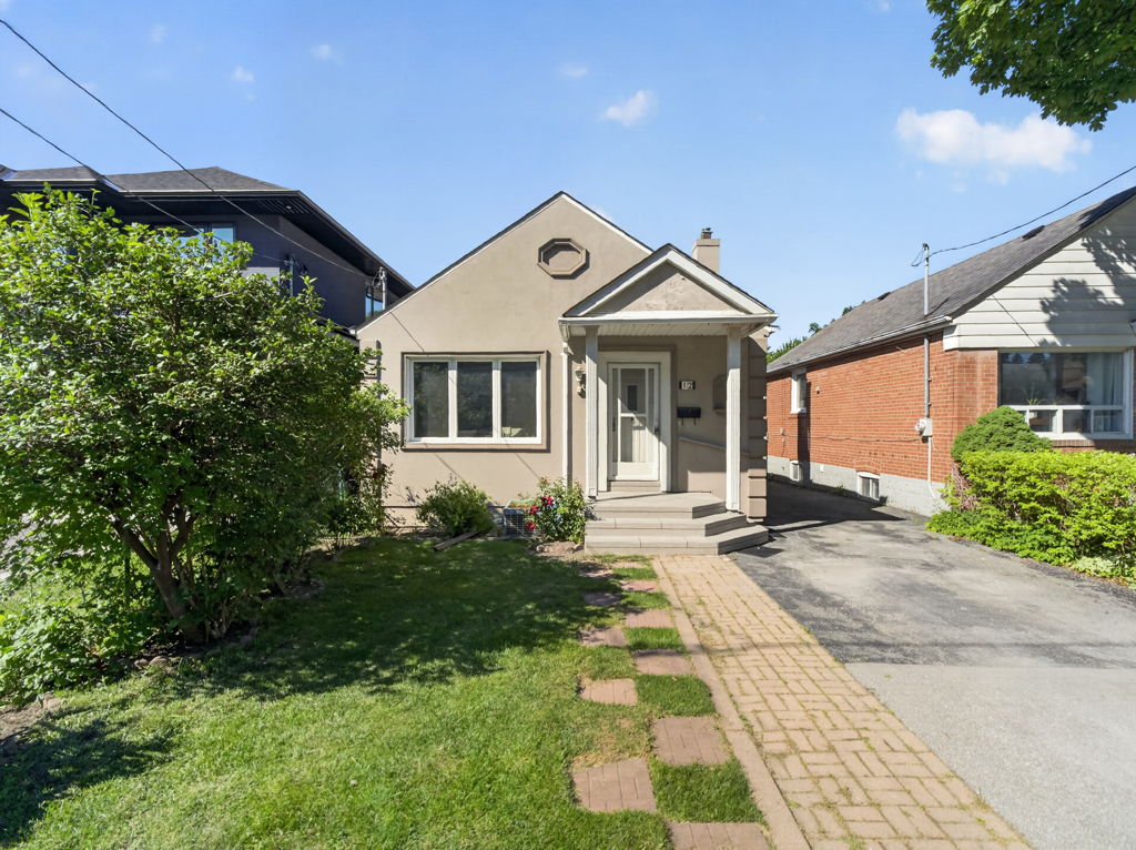 12 Kentroyal Dr