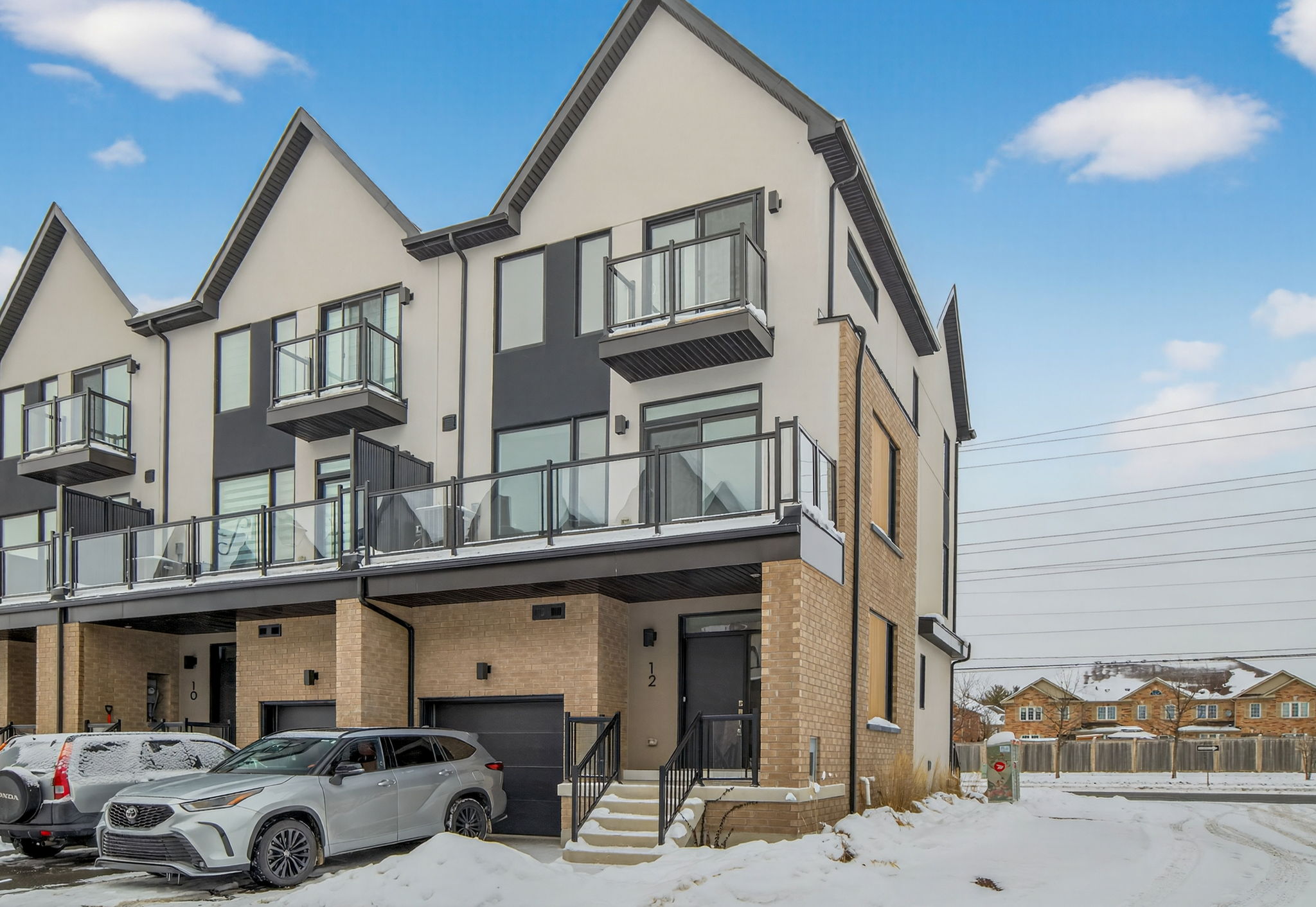 12 Lively Wy Whitby, ON L1R 0S3