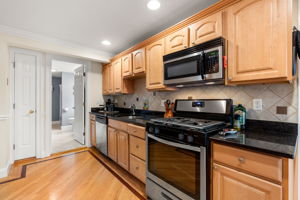 12 Maple Ave unit 3, Andover, MA 01810, USA Photo 10