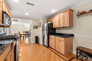 12 Maple Ave unit 3, Andover, MA 01810, USA Photo 8