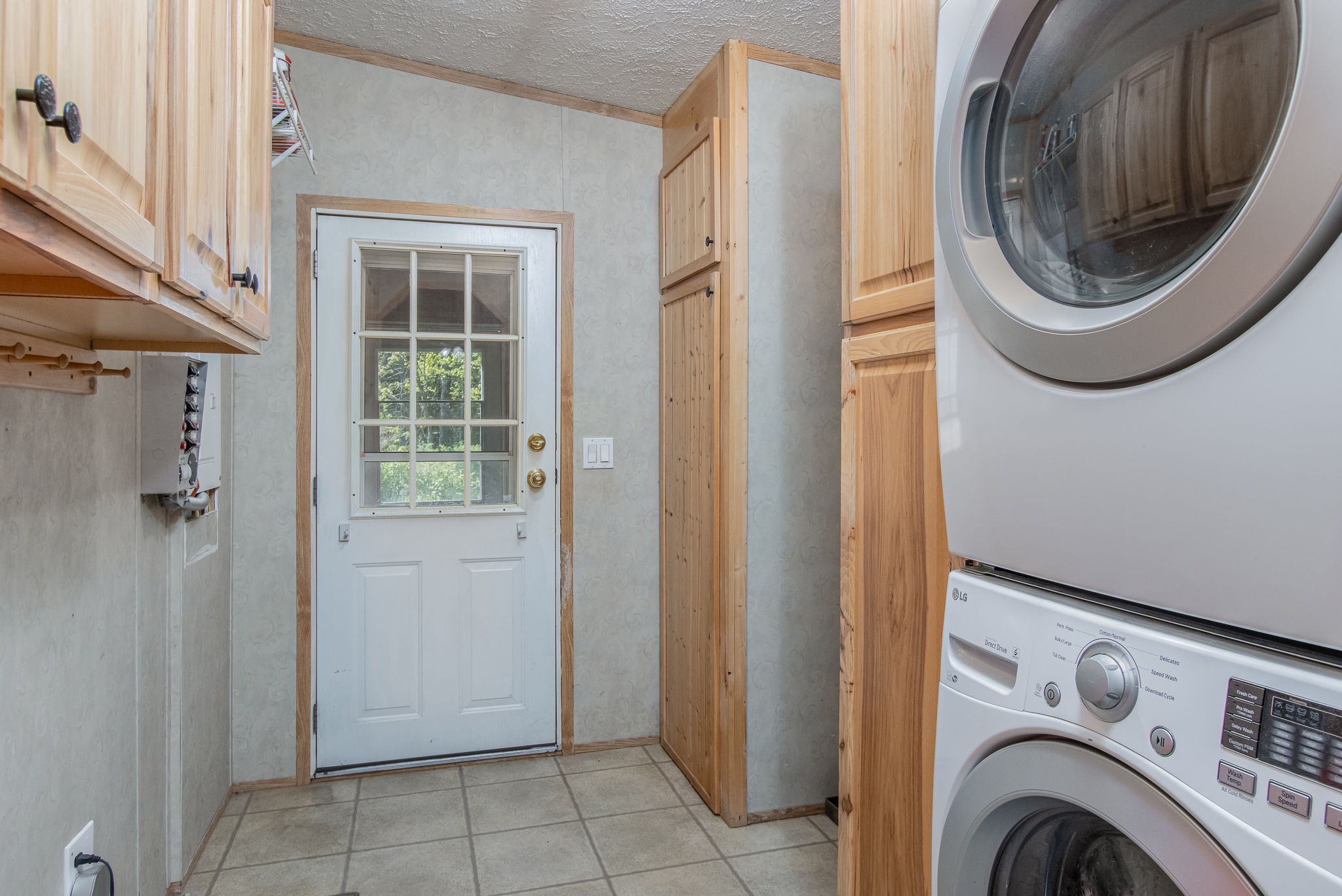 LaundryMudroom-1
