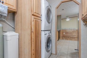 LaundryMudroom-2