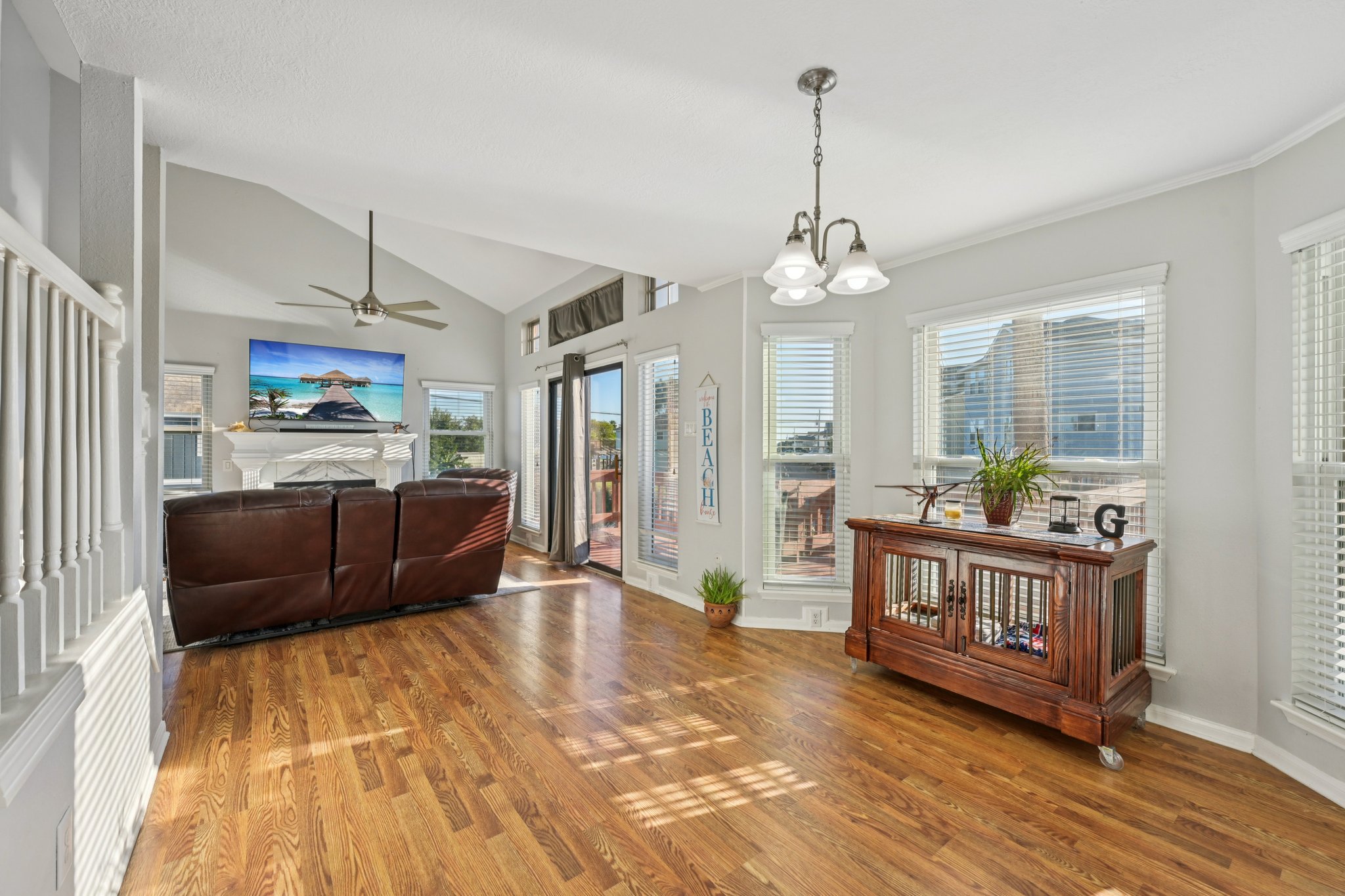 N Omega Dr-S0611-009.jpg