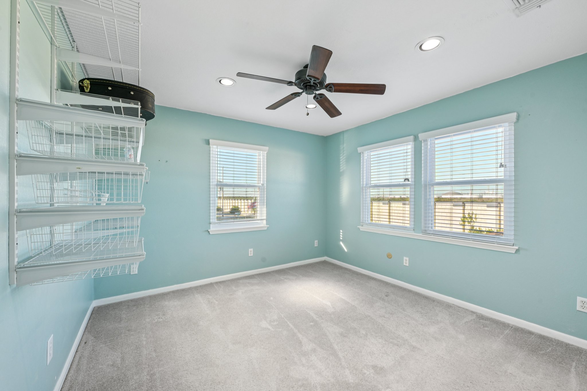 N Omega Dr-S0611-023.jpg