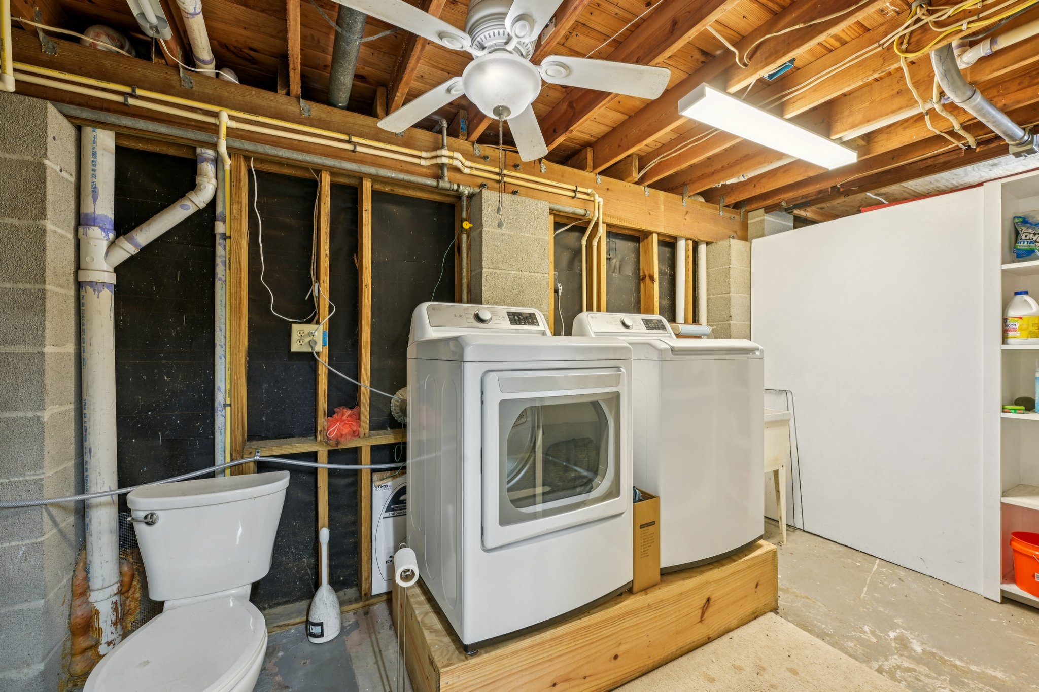 N Omega Dr-S0611-031.jpg