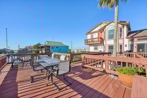 N Omega Dr-S0611-036.jpg