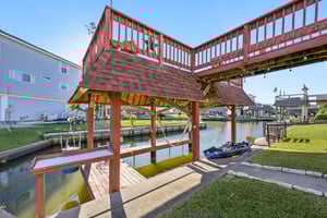 N Omega Dr-S0611-044.jpg