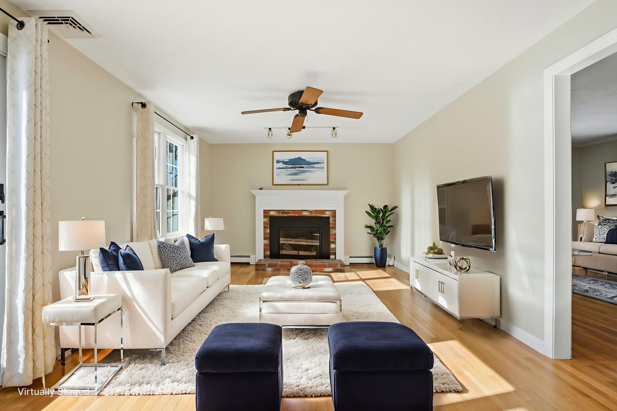 12_rachels_020 virtually staged.jpeg