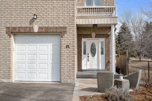  12 Richelieu Ct, Caledon, ON L7E 2M3, US Photo 2