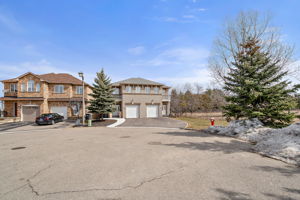  12 Richelieu Ct, Caledon, ON L7E 2M3, US Photo 1