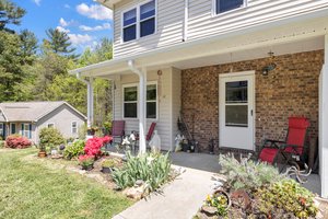 12 Rocking Porch Rd, Asheville, NC 28805, USA Photo 1
