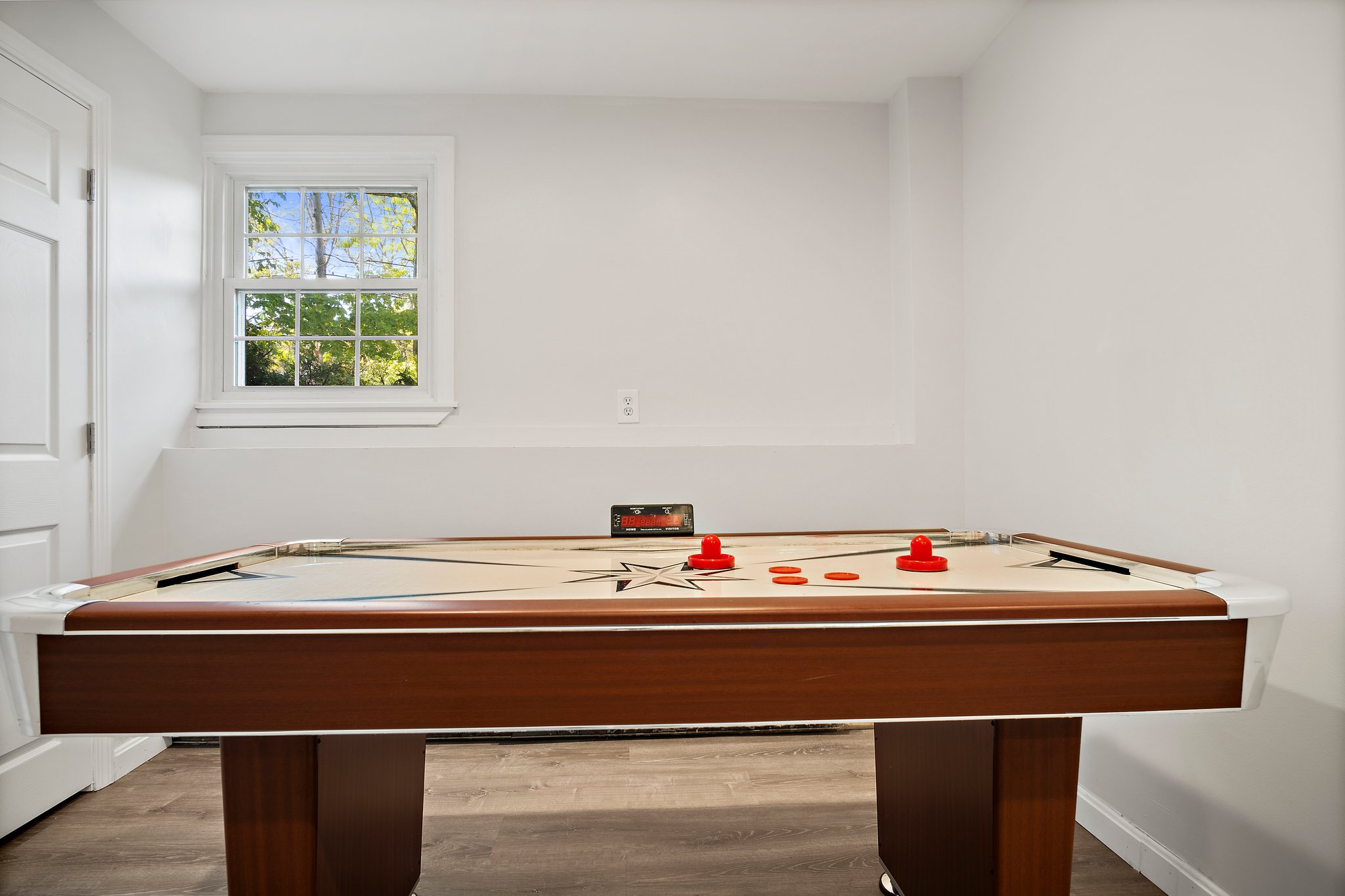 Air Hockey Table