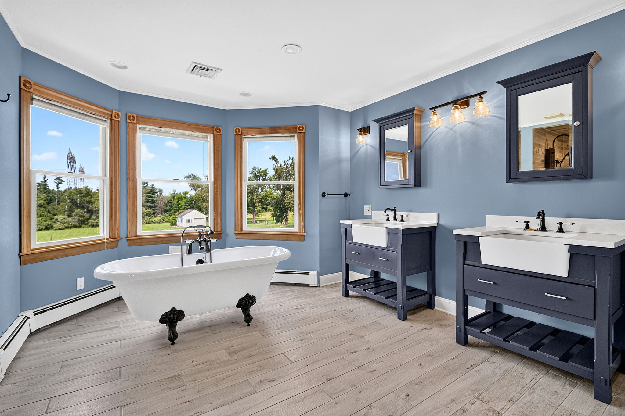 Ensuite Primary Bathroom