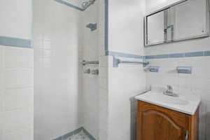  Photo 37