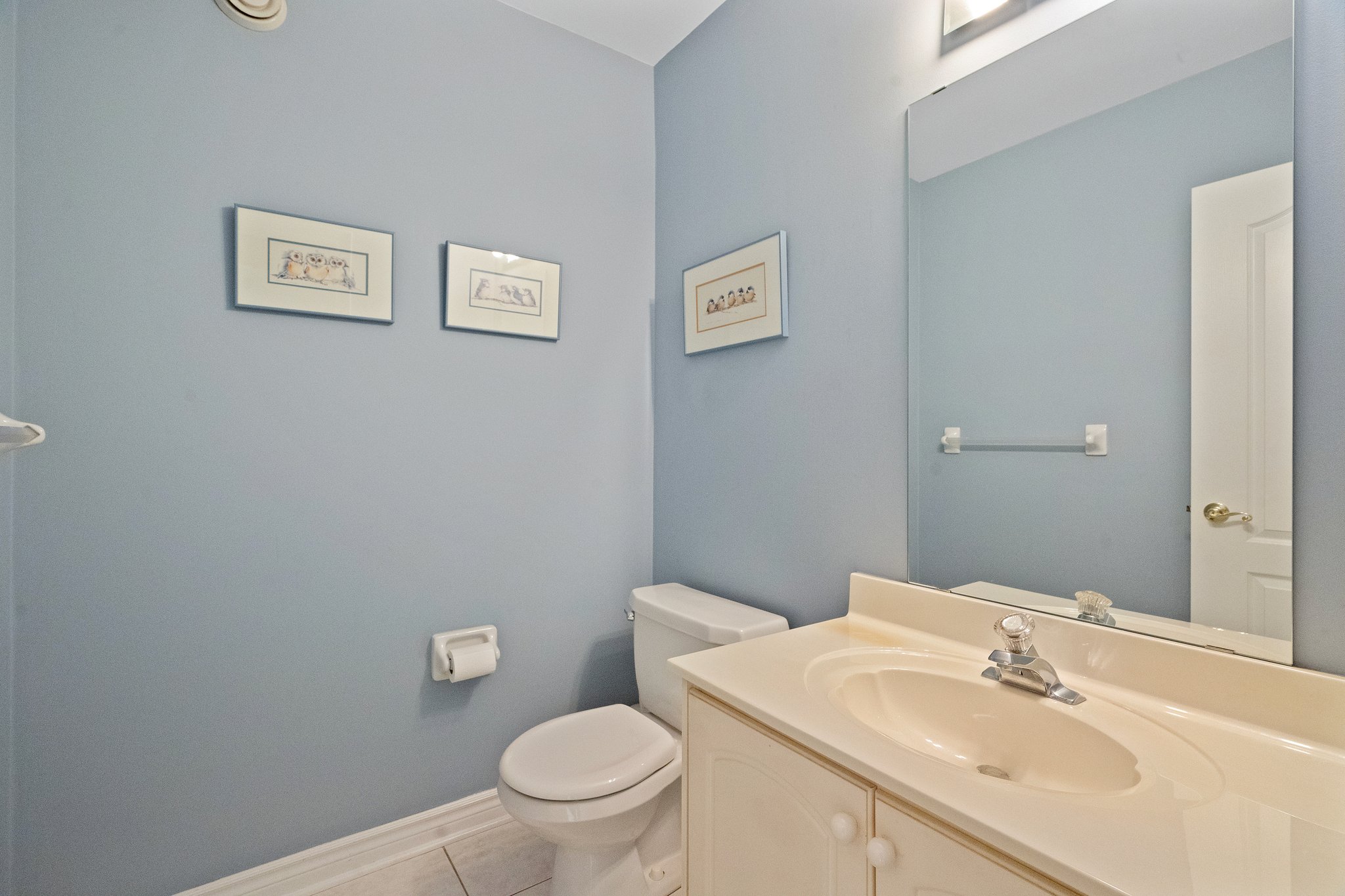 12 White Oak Crescent Richmond Hill, ON L4B 3R3