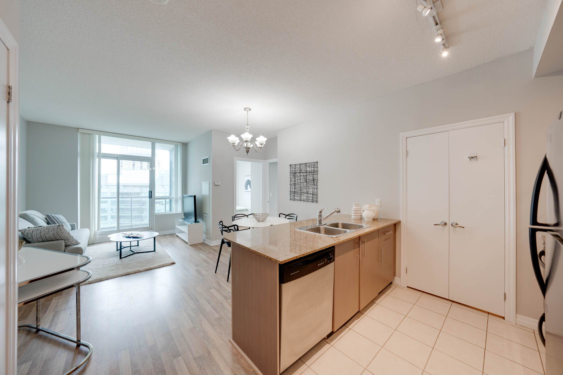 12 Yonge St Unit 2607 Toronto, ON M5E 1Z9