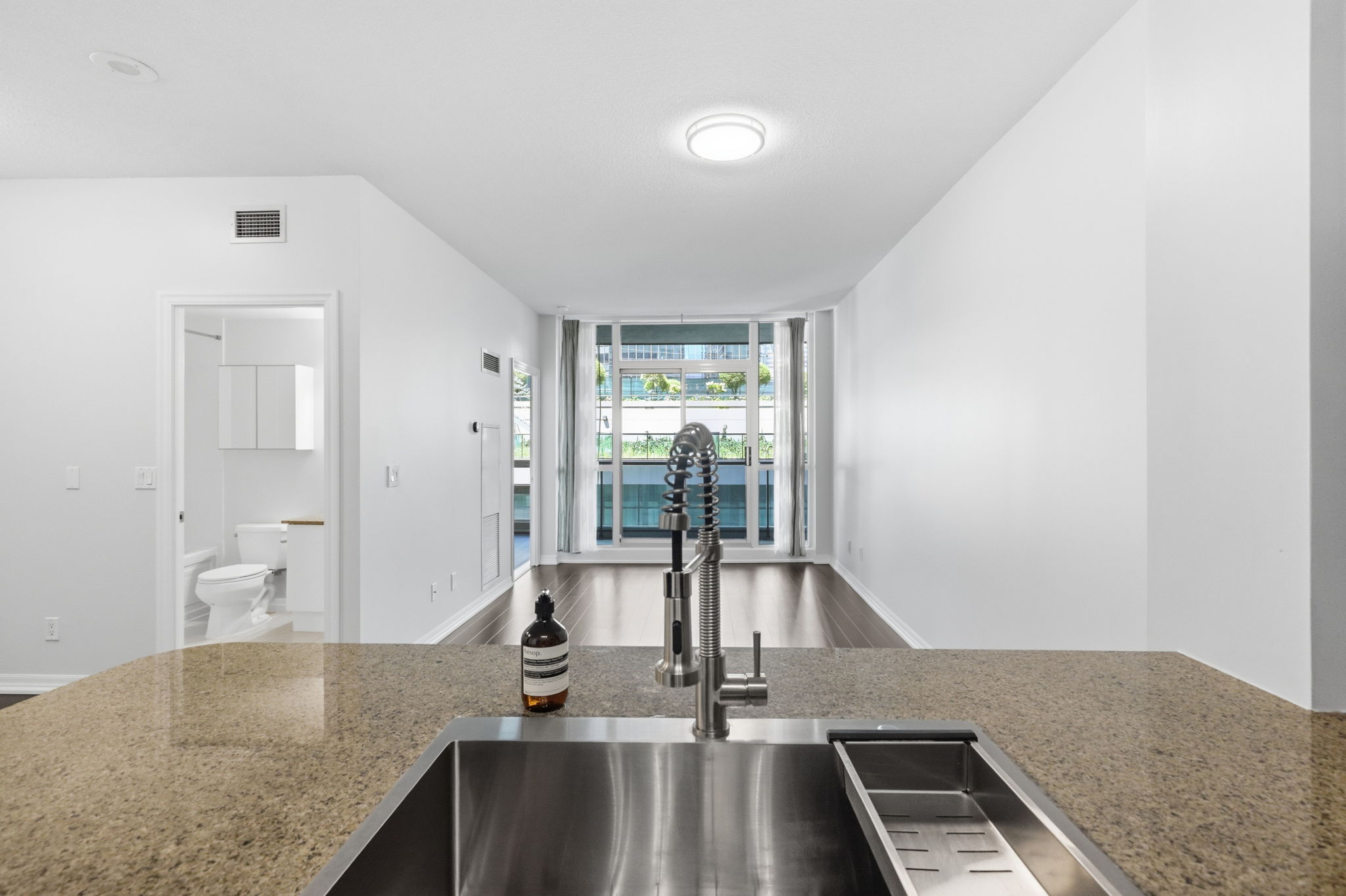 Property in Toronto — delivered property photograph 7