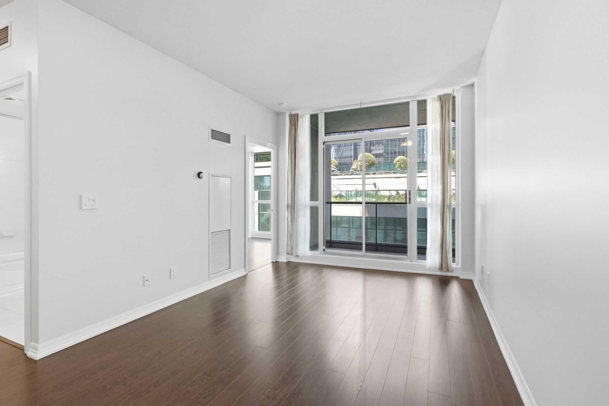 Property in Toronto — delivered property photograph 14