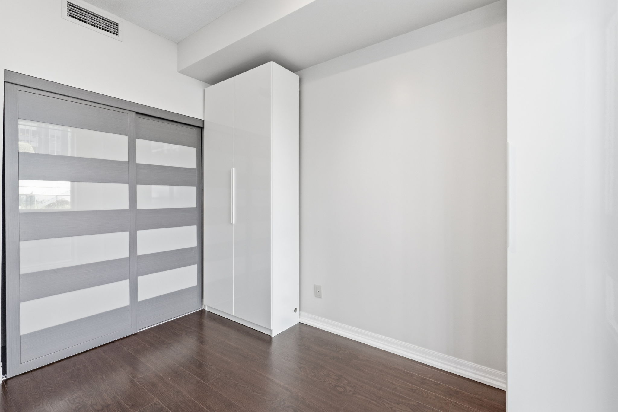 Property in Toronto — delivered property photograph 18