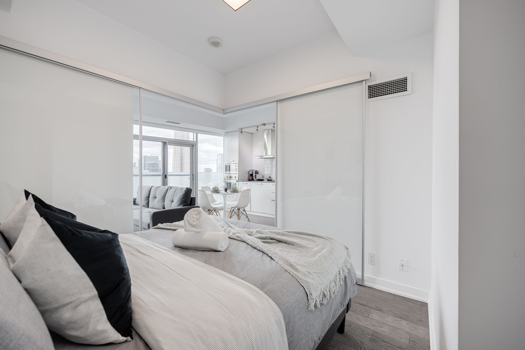 Toronto property showcase — delivered property photograph 11