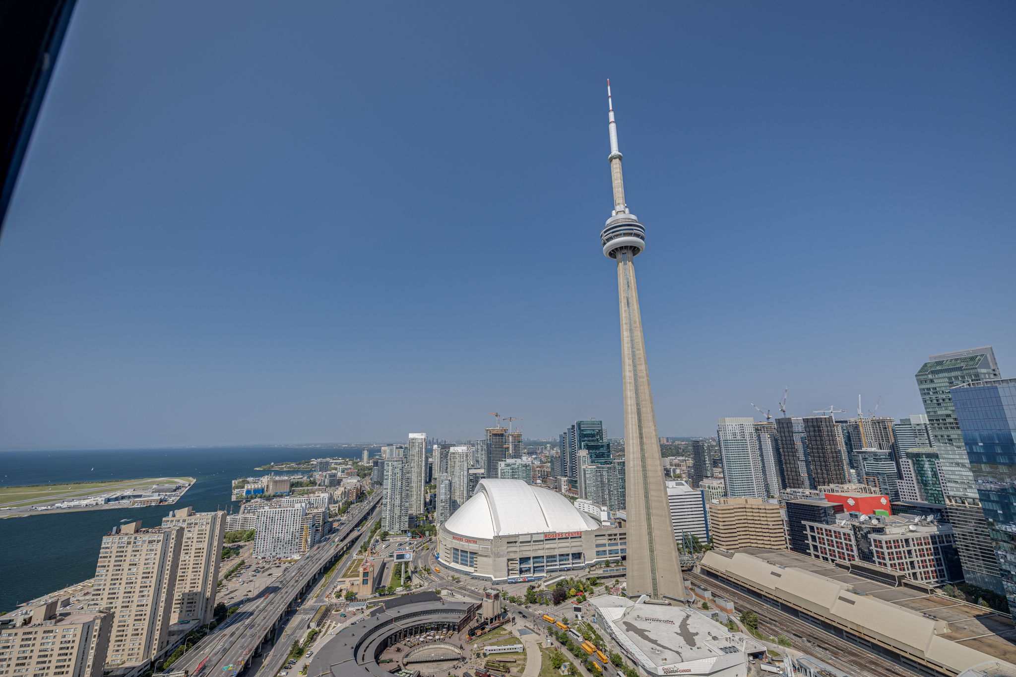 Toronto property showcase — delivered property photograph 40