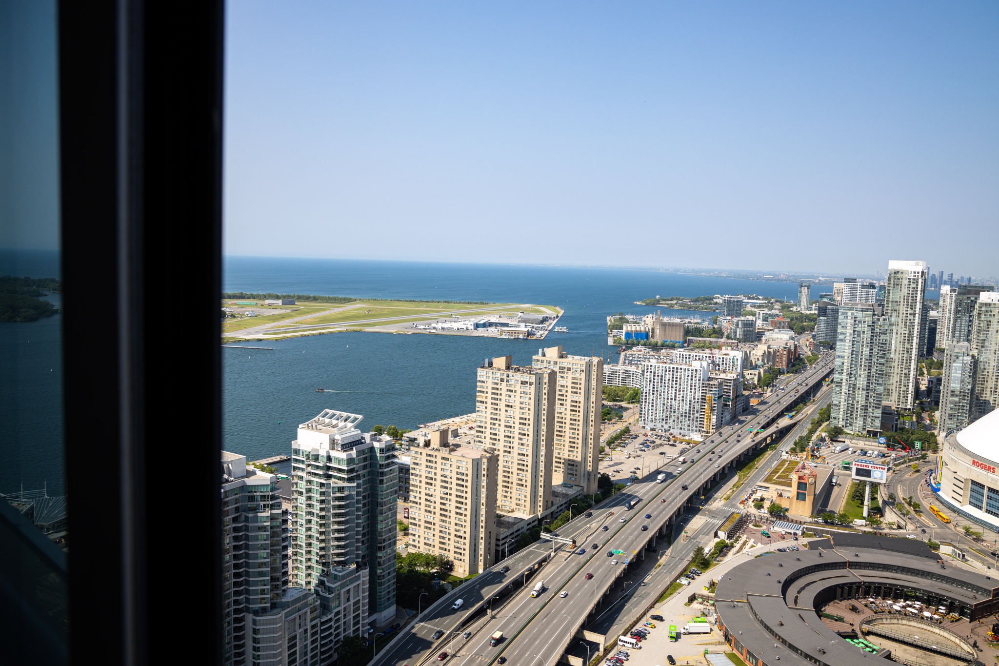 Toronto property showcase — delivered property photograph 36
