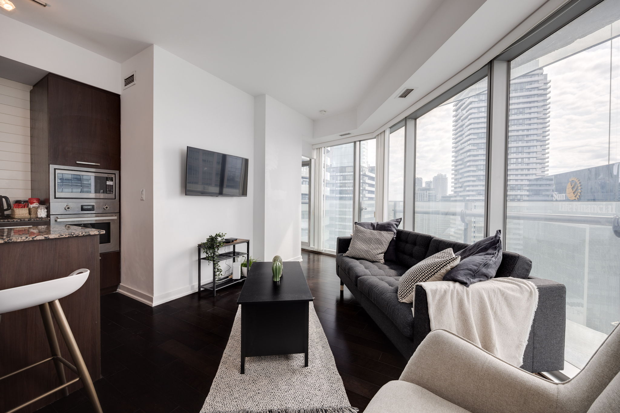 Toronto property showcase — delivered property photograph 3