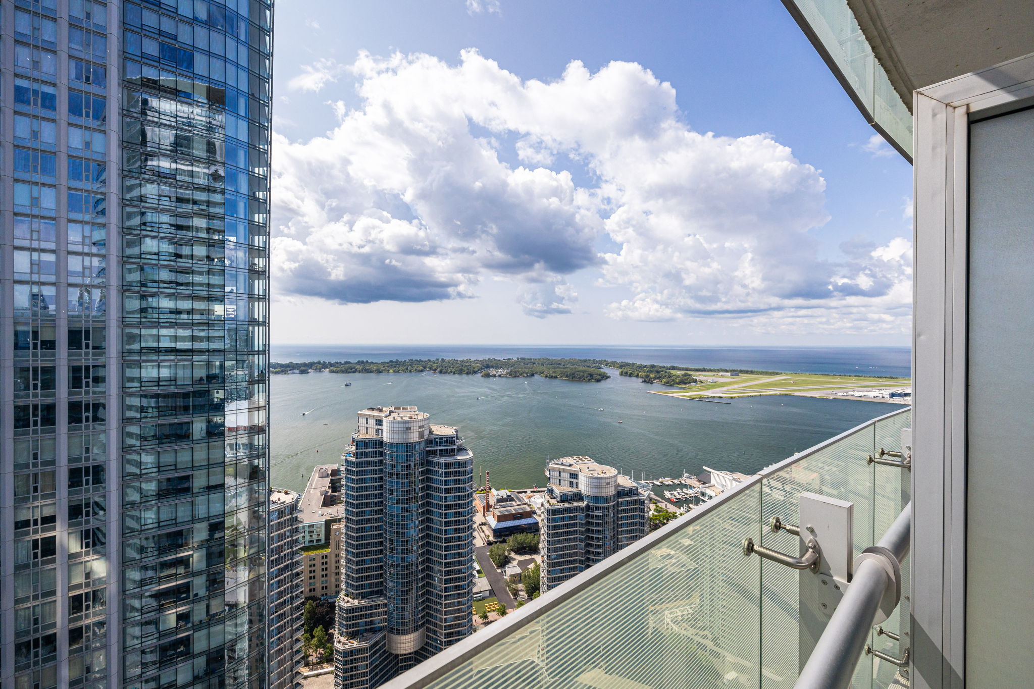 Toronto property showcase — delivered property photograph 33