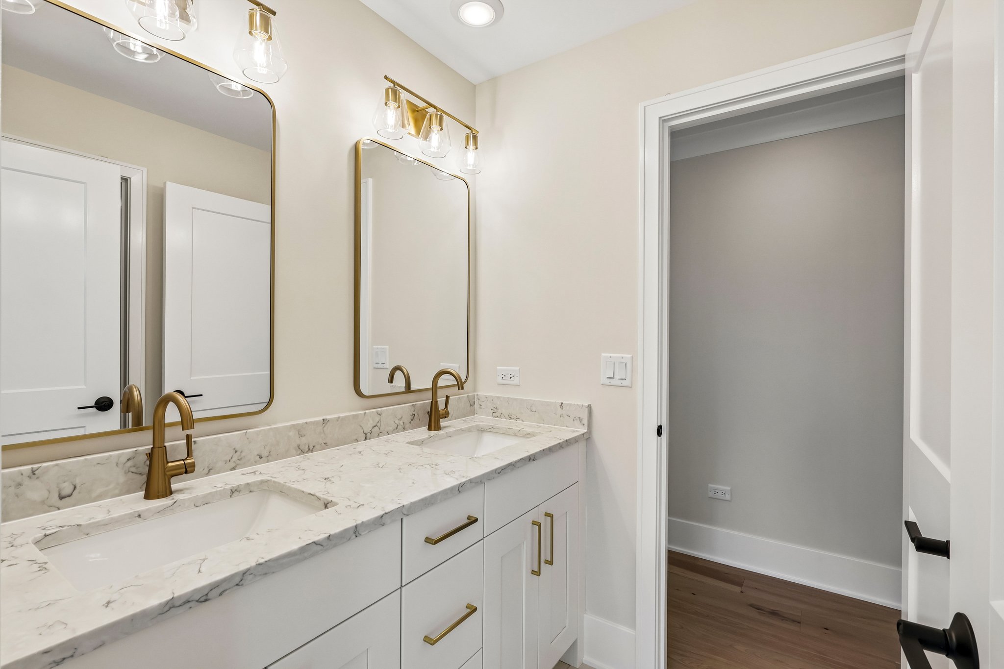 39th St-S2410-027.jpg
