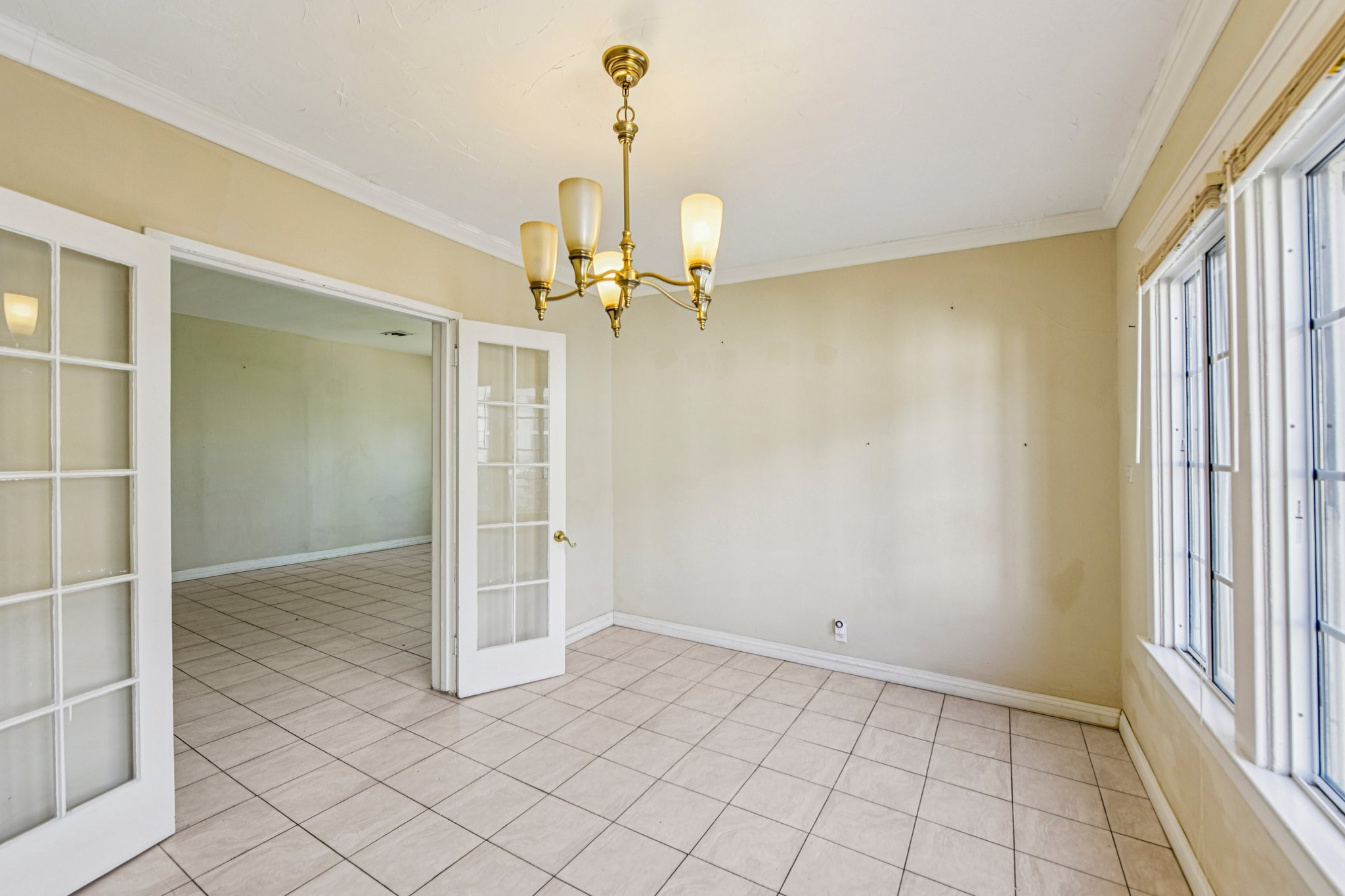 Ardmore Dr-S2402-012.jpg