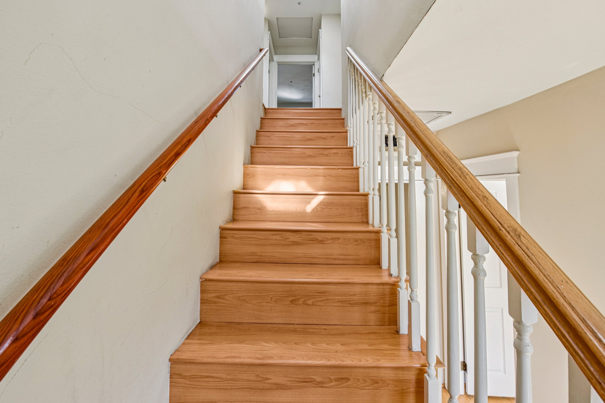 Ardmore Dr-S2402-033.jpg