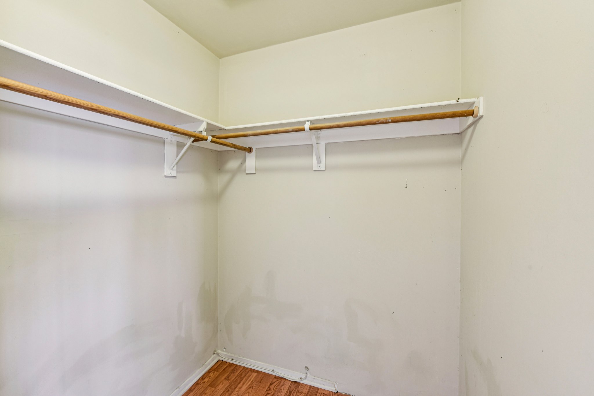 Ardmore Dr-S2402-038.jpg