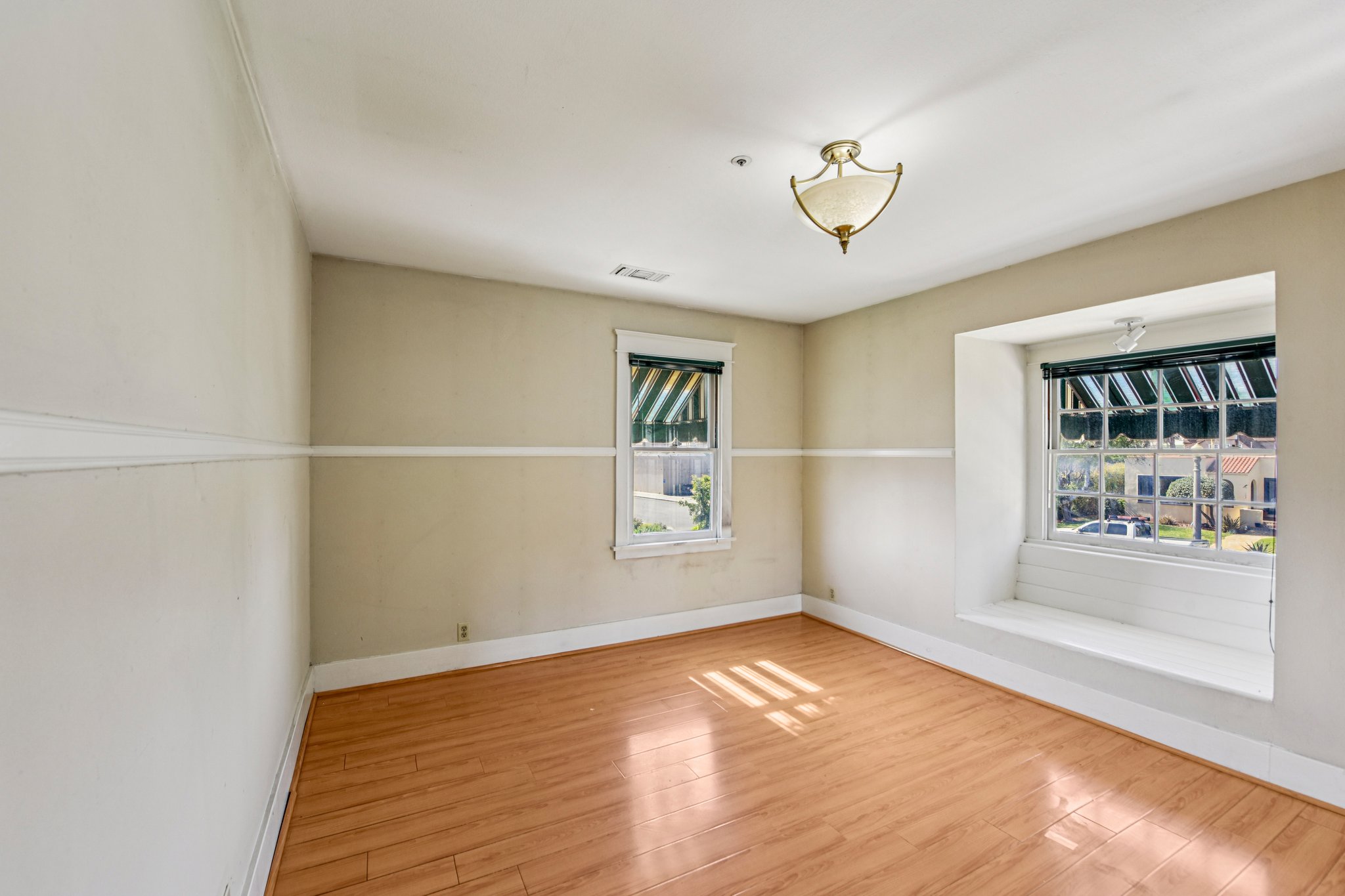 Ardmore Dr-S2402-039.jpg