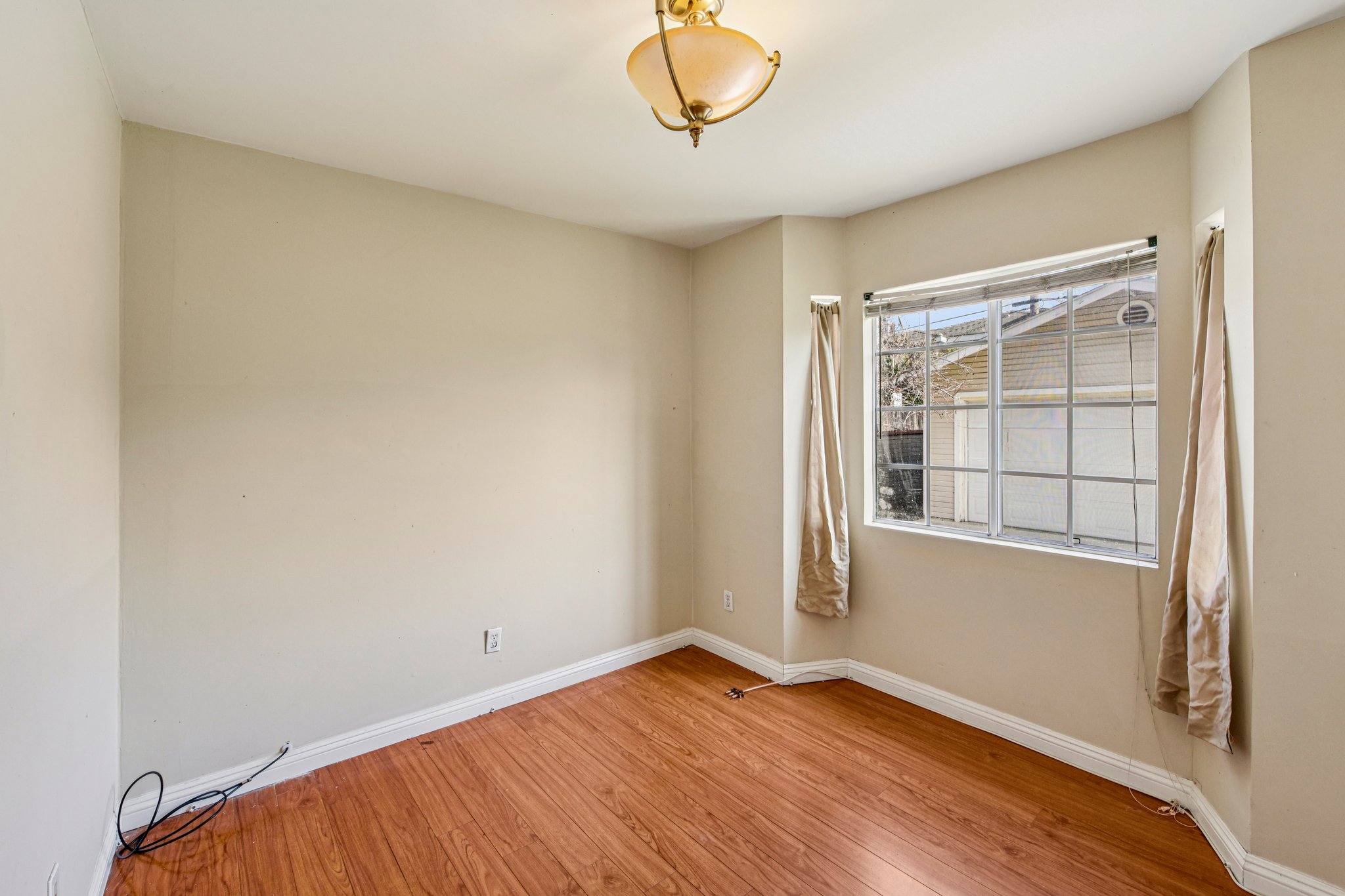 Ardmore Dr-S2402-044.jpg