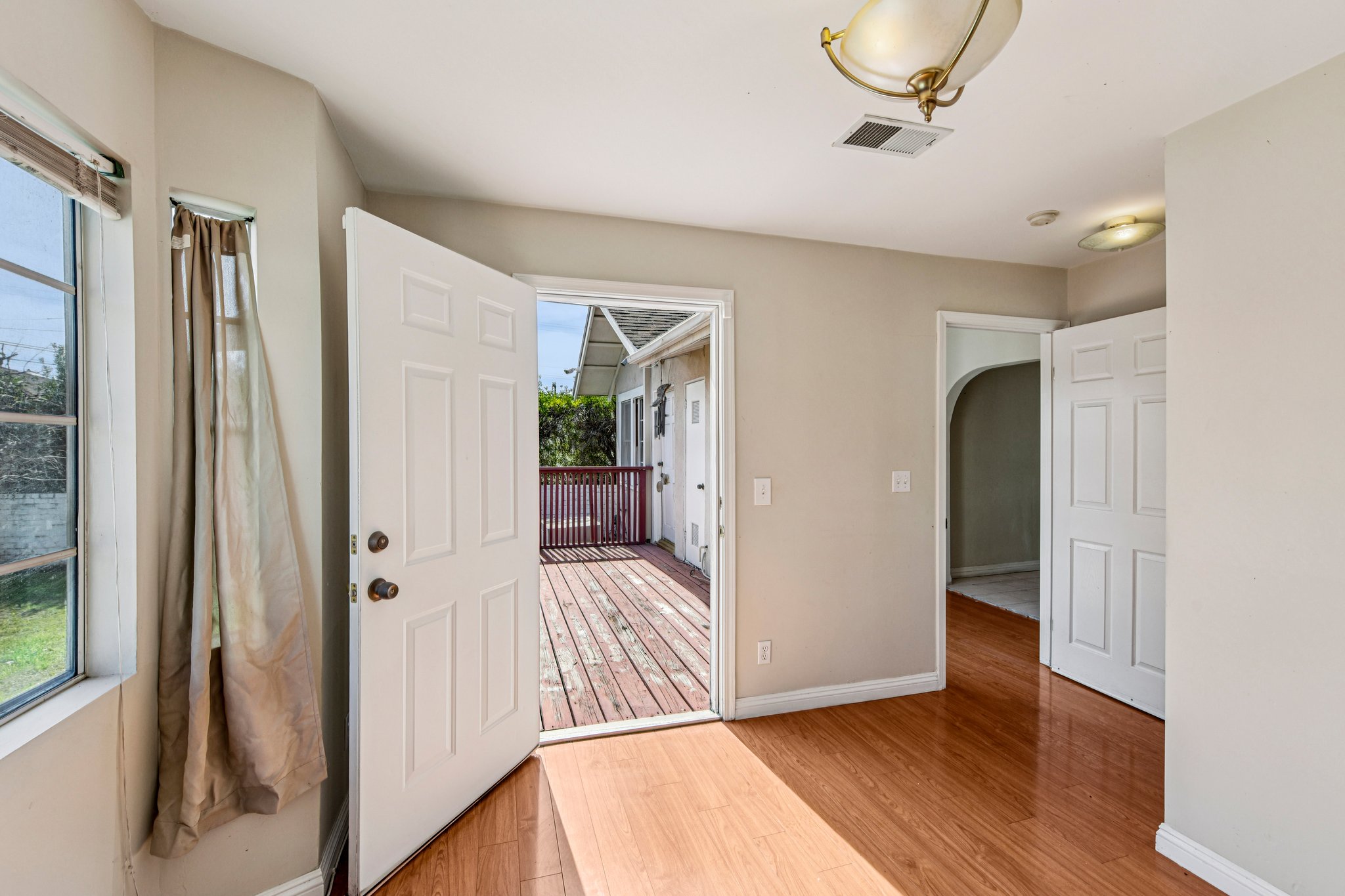 Ardmore Dr-S2402-051.jpg