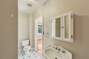 Ardmore Dr-S2402-046.jpg