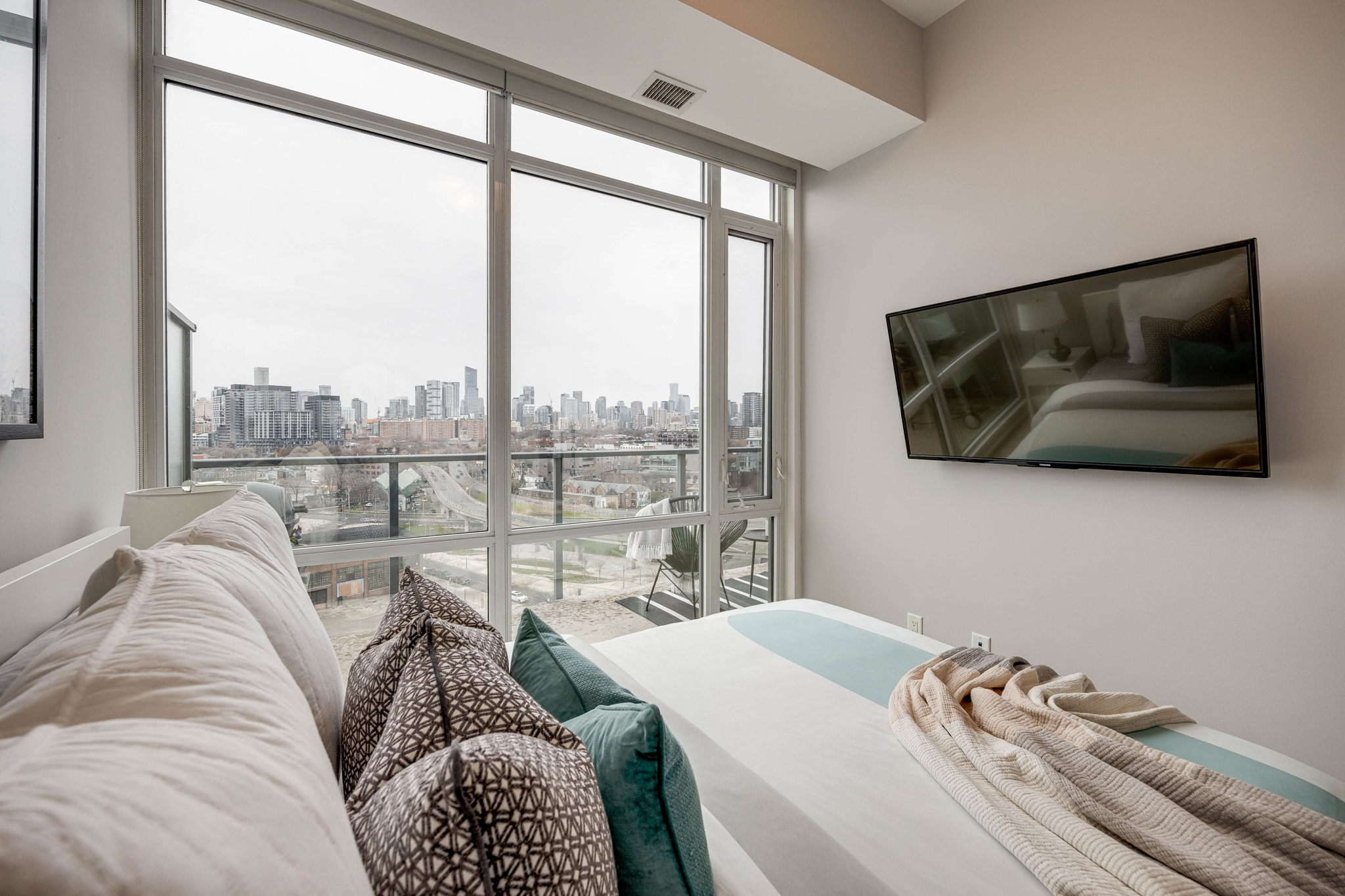 Toronto property showcase — delivered property photograph 19