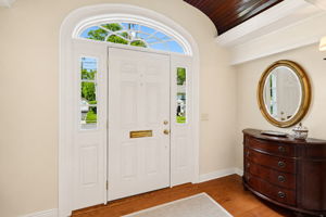 The curved, barrel ceiling, the gorgeous light pouring through the fanlight window, the character, the charm. Instant house crush. This one deserves its own fan club.