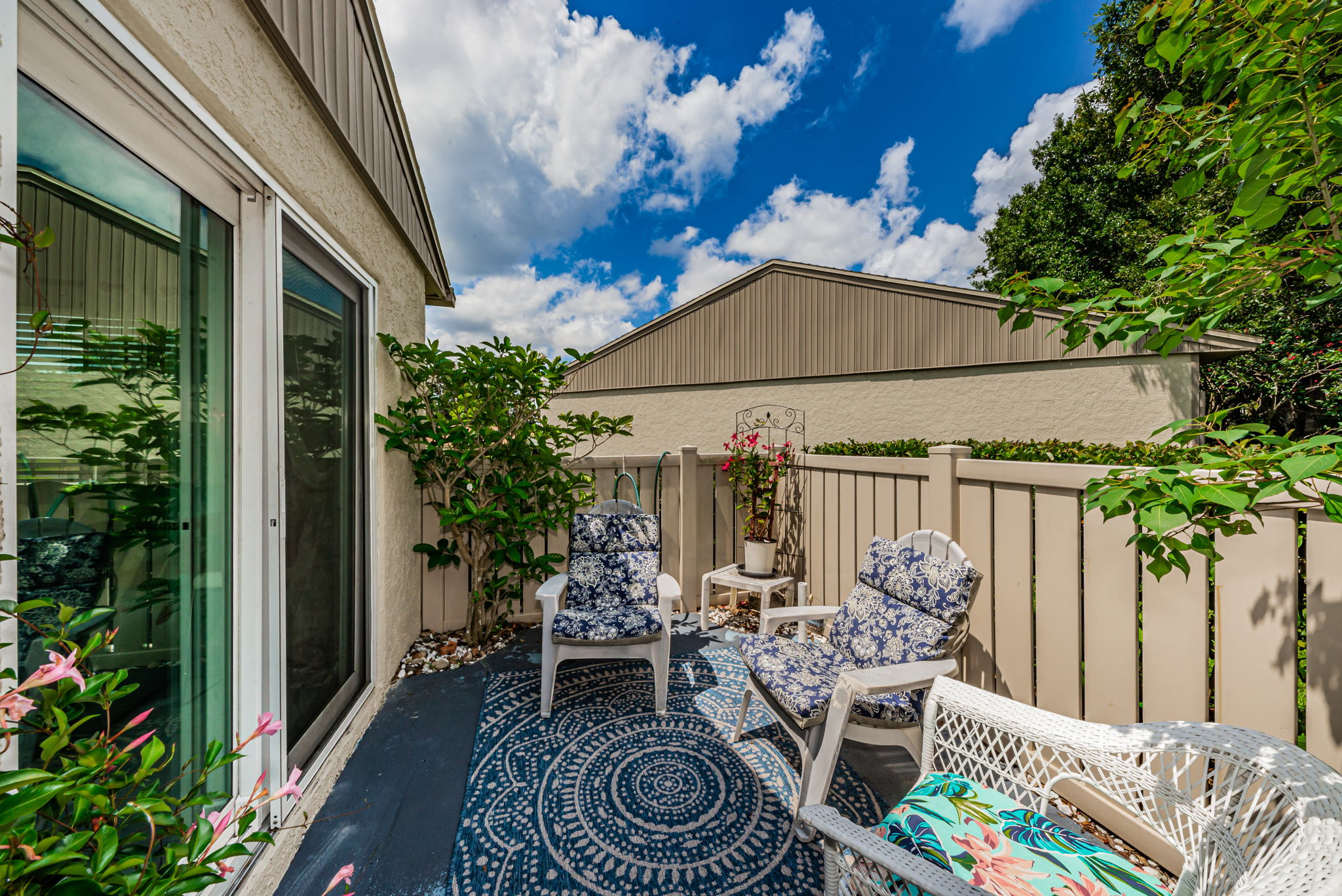 Side Patio1